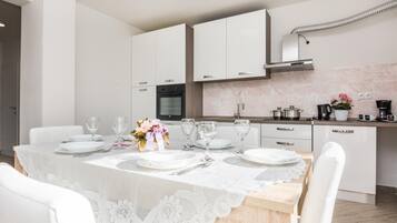 Standard Apartment, 2 Bedrooms (Pool Apartment Bakija 2) | Dining