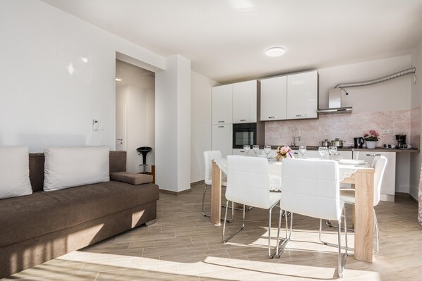 Standard Apartment, Multiple Bedrooms (Pool Apartment Bakija 2) | Dining