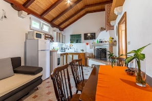 Appartamento (Two Bedroom Apartment) | Interni
