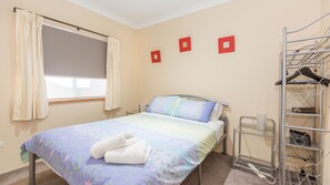 2 bedrooms, free WiFi, bed sheets