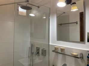 Habitación doble, baño privado (Canela) | Baño