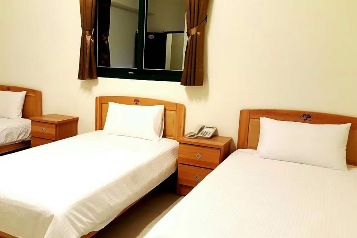 Senior Triple Room | Desk, free WiFi