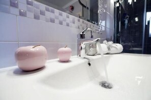 Villa (Four Bedroom Villa with Pool) | Bathroom