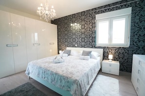 Villa (Four Bedroom Villa with Pool) | 4 Schlafzimmer, Bügeleisen/Bügelbrett, Babybetten, Bettwäsche