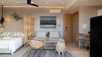 Superior Suite with Panoramic View | 1 bedroom, in-room safe, individually decorated, individually furnished