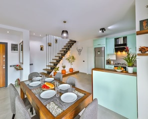 Dining - Villa Alba, idyllic rural holiday home (Çukurbağ)