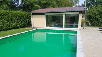 Innenpool, Außenpool