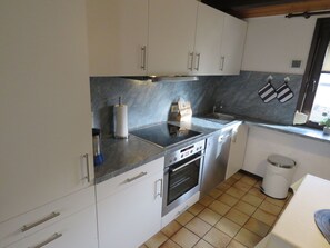 Fridge, oven