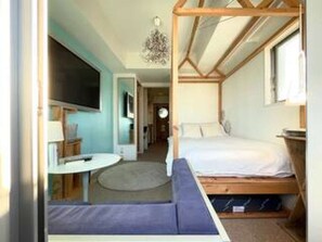 1 bedroom, desk, WiFi, bed sheets