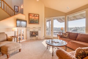 Living room - River Ridge (Bend)