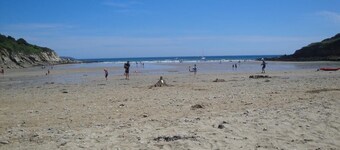 Kingfisher Cottage Pendra Loweth Falmouth 2 min drive to beach, enclosed garden.