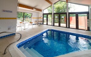 Innenpool, beheizter Pool