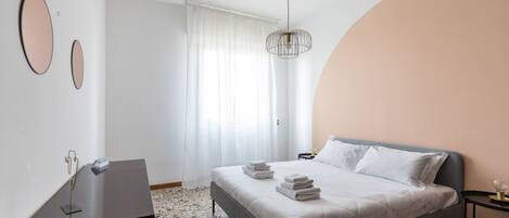 Apartment (2 Bedrooms) | 2 bedrooms, desk, laptop workspace, iron/ironing board