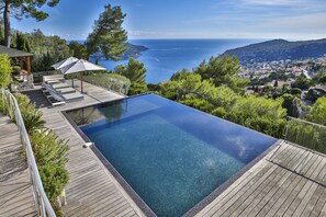 Piscine extérieure, piscine chauffée
