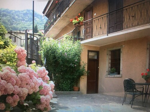 IN THE HISTORIC CENTER BETWEEN THE LAKE AND THE MOUNTAINS