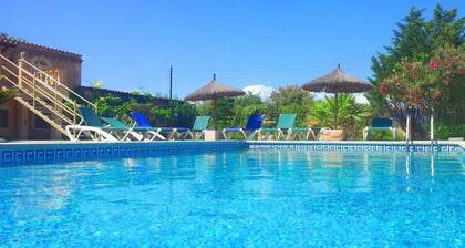 Beautiful Holiday Home "Can Bril" with Pool, Wi-Fi, Fans and Terrace