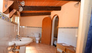 Bathtub, hair dryer, towels