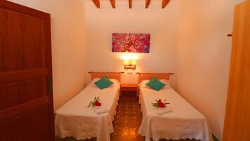 5 slaapkamers, een strijkplank/strijkijzer, gratis wifi, beddengoed