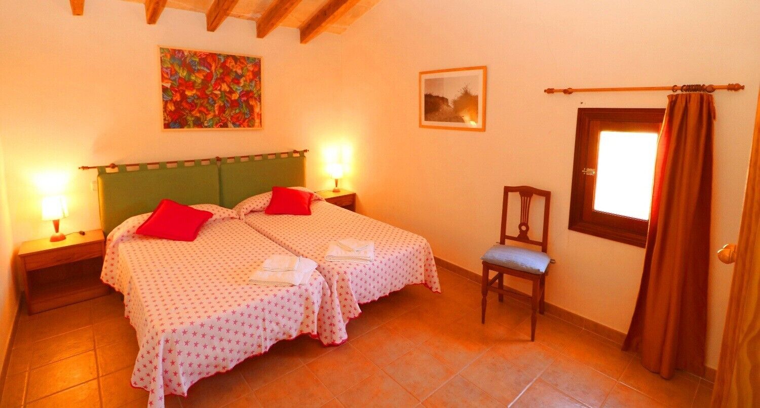 5 slaapkamers, een strijkplank/strijkijzer, gratis wifi, beddengoed