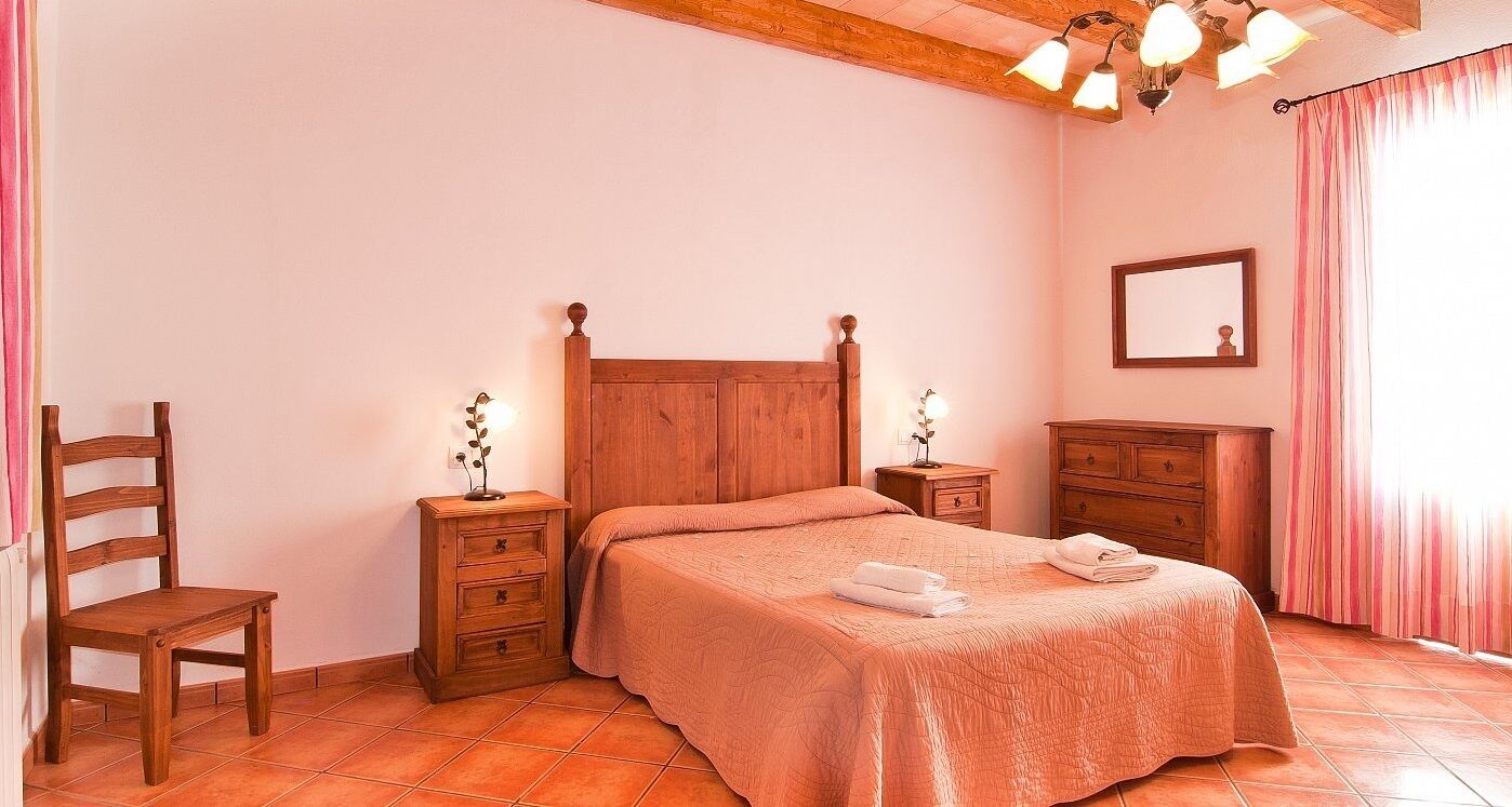 4 slaapkamers, een strijkplank/strijkijzer, gratis wifi, beddengoed