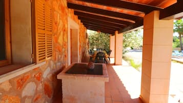 屋外ダイニングエリア