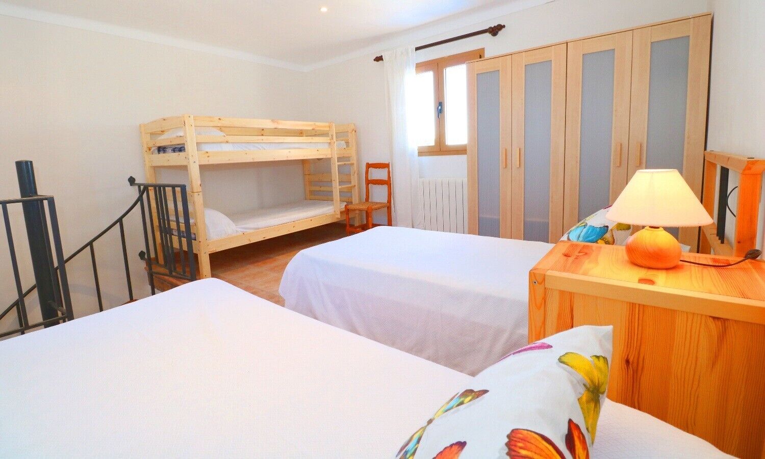 5 quartos, ferros/tábuas de passar roupa, Wi-Fi de cortesia