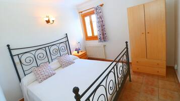 5 sovrum, strykjärn/strykbräda, gratis wi-fi och sängkläder