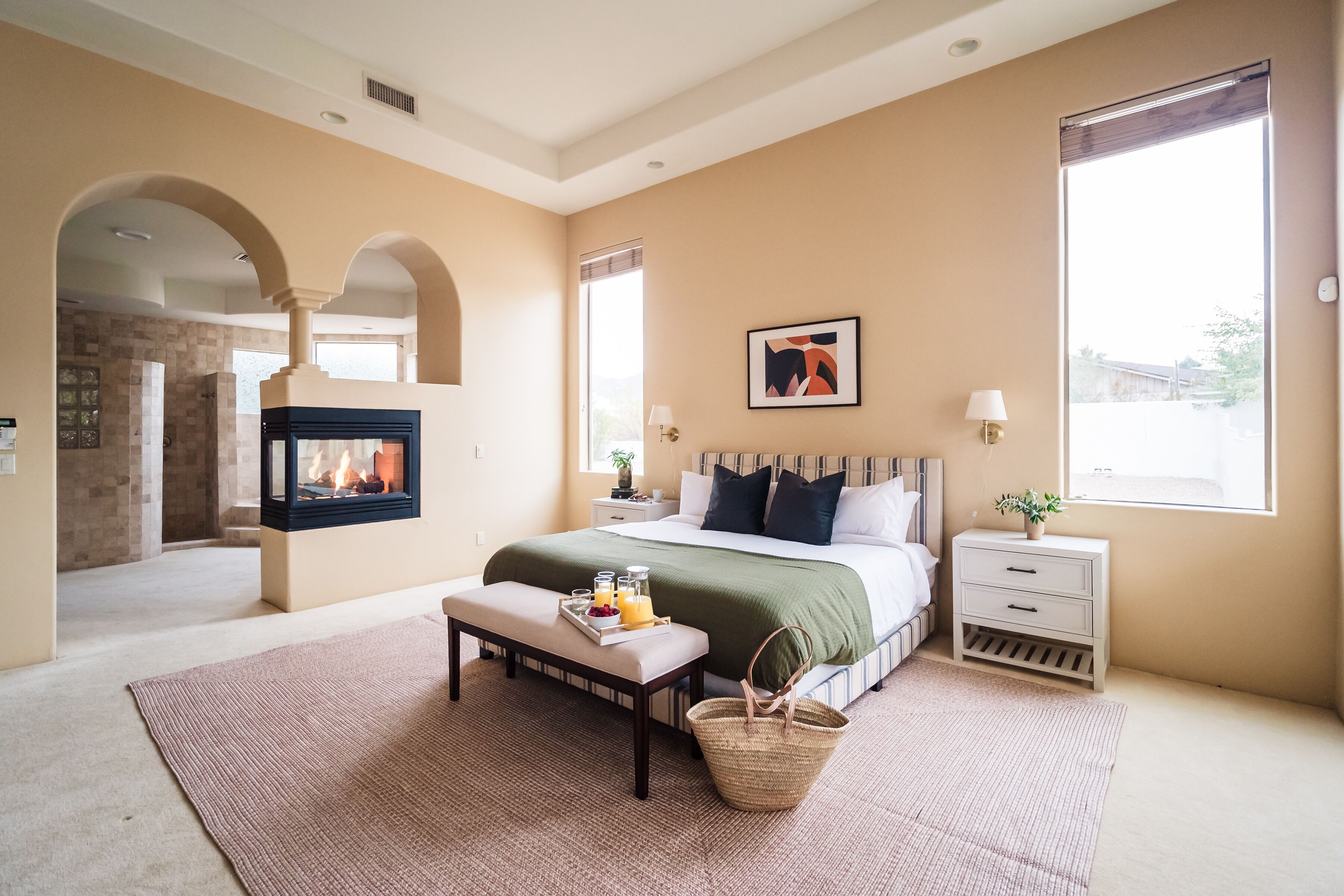 6 camere, una scrivania, ferro/asse da stiro, culla da viaggio