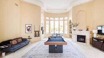 Smart TV, fireplace, ping pong, offices