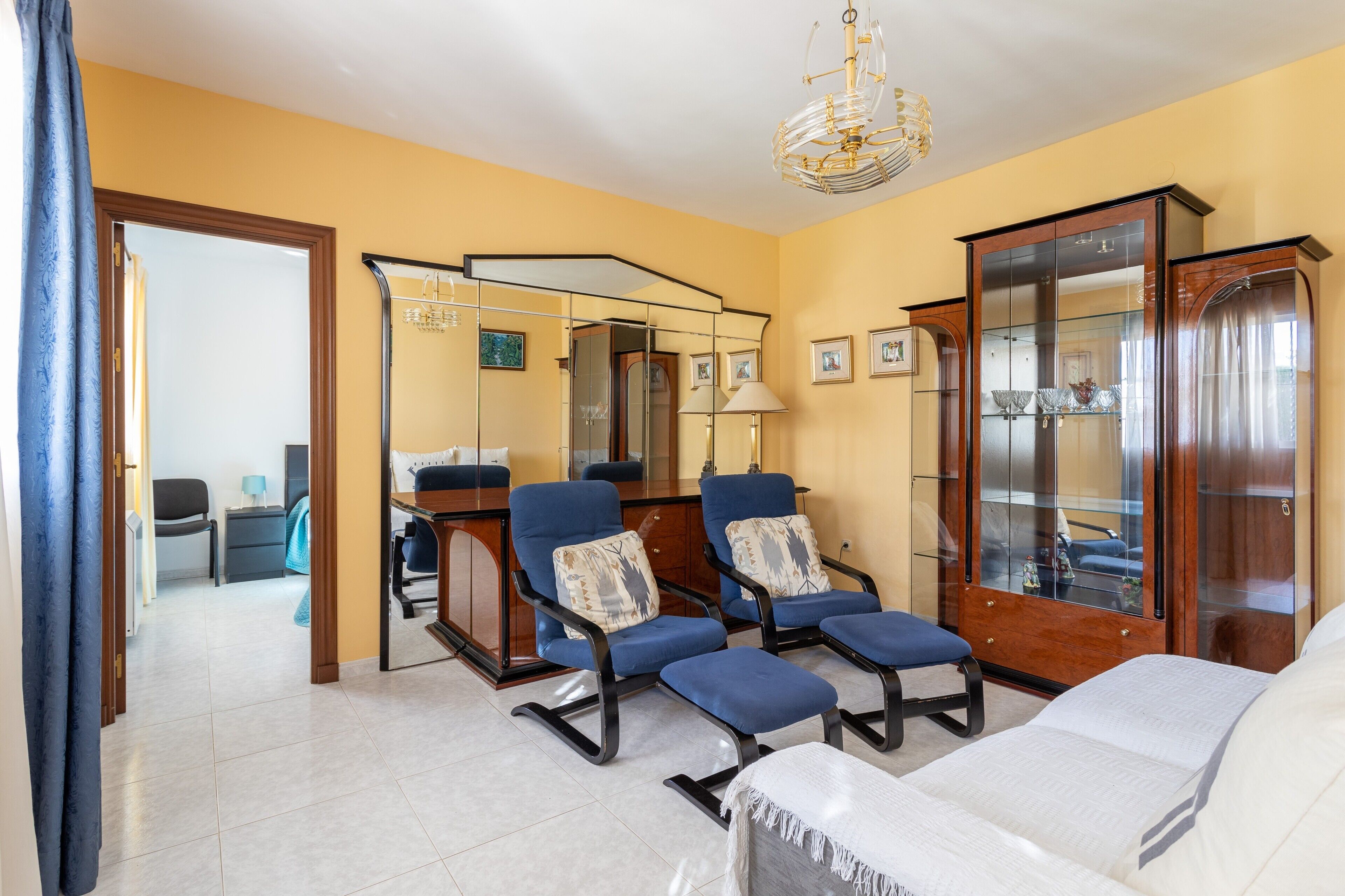 6 habitaciones, tabla de planchar con plancha y wifi gratis 