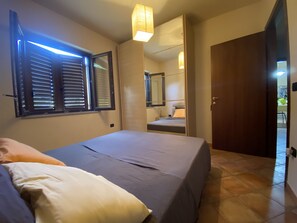 3 chambres, fer et planche Ă repasser, Wi-Fi, draps fournis