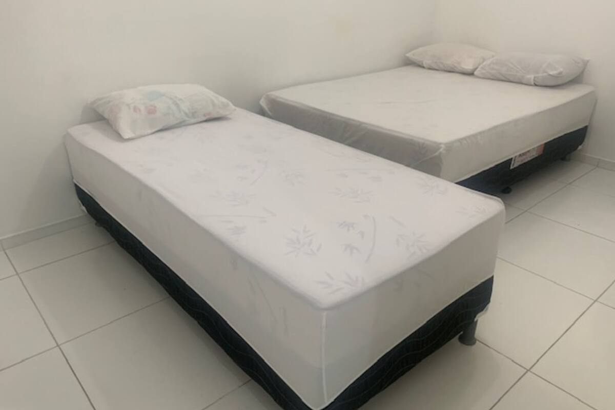 Phòng 3 (1 Double bed + 1 Single bed)