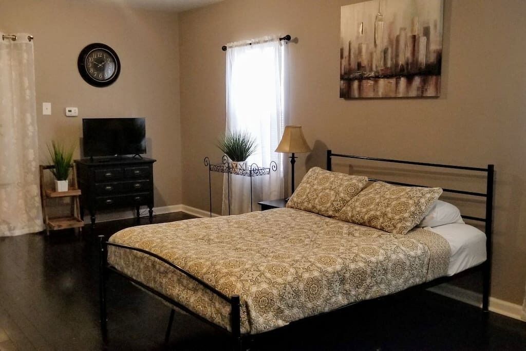 ✨A Nice apt. in Downtown Indianapolis w/free wifi✨