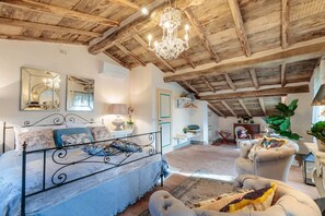 5 室のベッドルーム、アイロン / アイロン台、ベッドシーツ