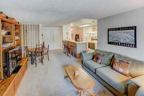 Condo, Multiple Beds, Hot Tub, Mountain View | 2 bedrooms, free WiFi, bed sheets