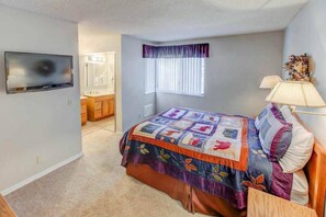 Condo, Multiple Beds, Hot Tub, Mountain View