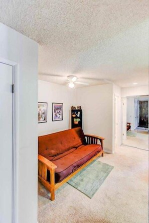 Condo, Multiple Beds, Hot Tub, Mountain View | Living room