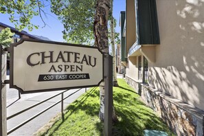 A sign for Chateau Aspen at 630 East Cooper.