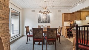 Dining - Walk to ski & Ajax Views (Aspen)