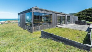 BBQ/picnic Area - Haltwhistle West w/ Ocean Views! (Sea Ranch)