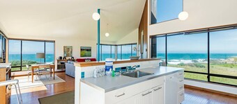 Haltwhistle West w/ Ocean Views!