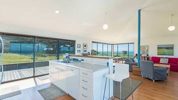 Hus - flera sängar - eldstad - havsutsikt (Haltwhistle West) | Eget kök | Stort kylskåp, mikrovågsugn, ugn och spishäll