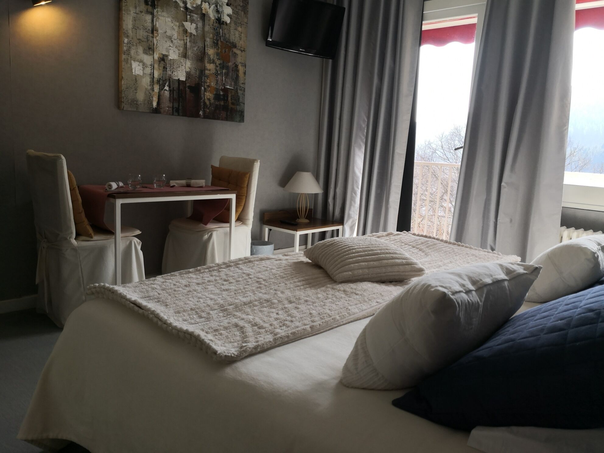 Superior Double Room, Valley View | Langsir/tirai gelap terus, seterika/papan seterika, Wi-fi percuma 