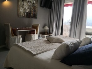 슈피리어 더블룸, 계곡 전망 | 암막 커튼, 다리미/다리미판, 무료 WiFi, 침대 시트