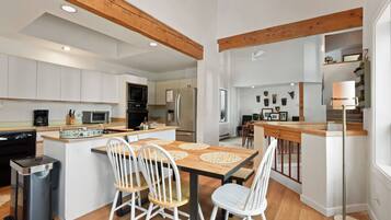 House, Multiple Beds, Patio, Mountain View (Incline Village Manor) | Dining
