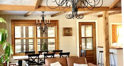 Vacation in Paradise newly renovated Guesthouse in gated 12 ac Equestrian Estate