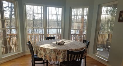 Blues Brothers Hideaway - Lakefront - Fenced yard - Pets Welcome - Clemson 20 mi