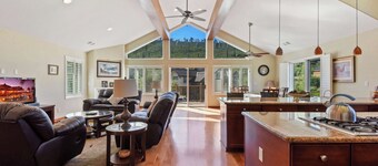 Mule Meadows Classy, Split Level South Tahoe Home!