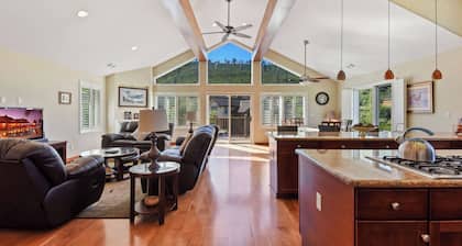 Mule Meadows Classy, Split Level South Tahoe Home!