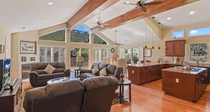 Mule Meadows Classy, Split Level South Tahoe Home!